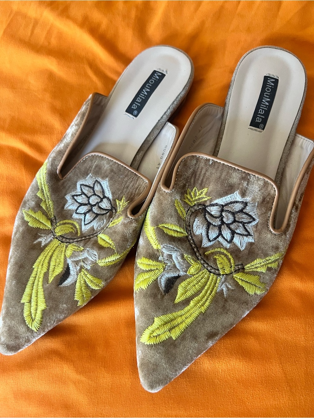 MiuMiaIa Beige Velvet Embroidered Pointed Mules - Yellow Floral